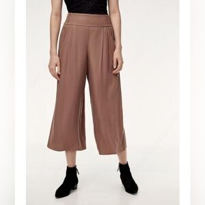 Sunday Best (Aritzia)/ Tan Sullivan Palazzo Capri Pants/ Size US XS